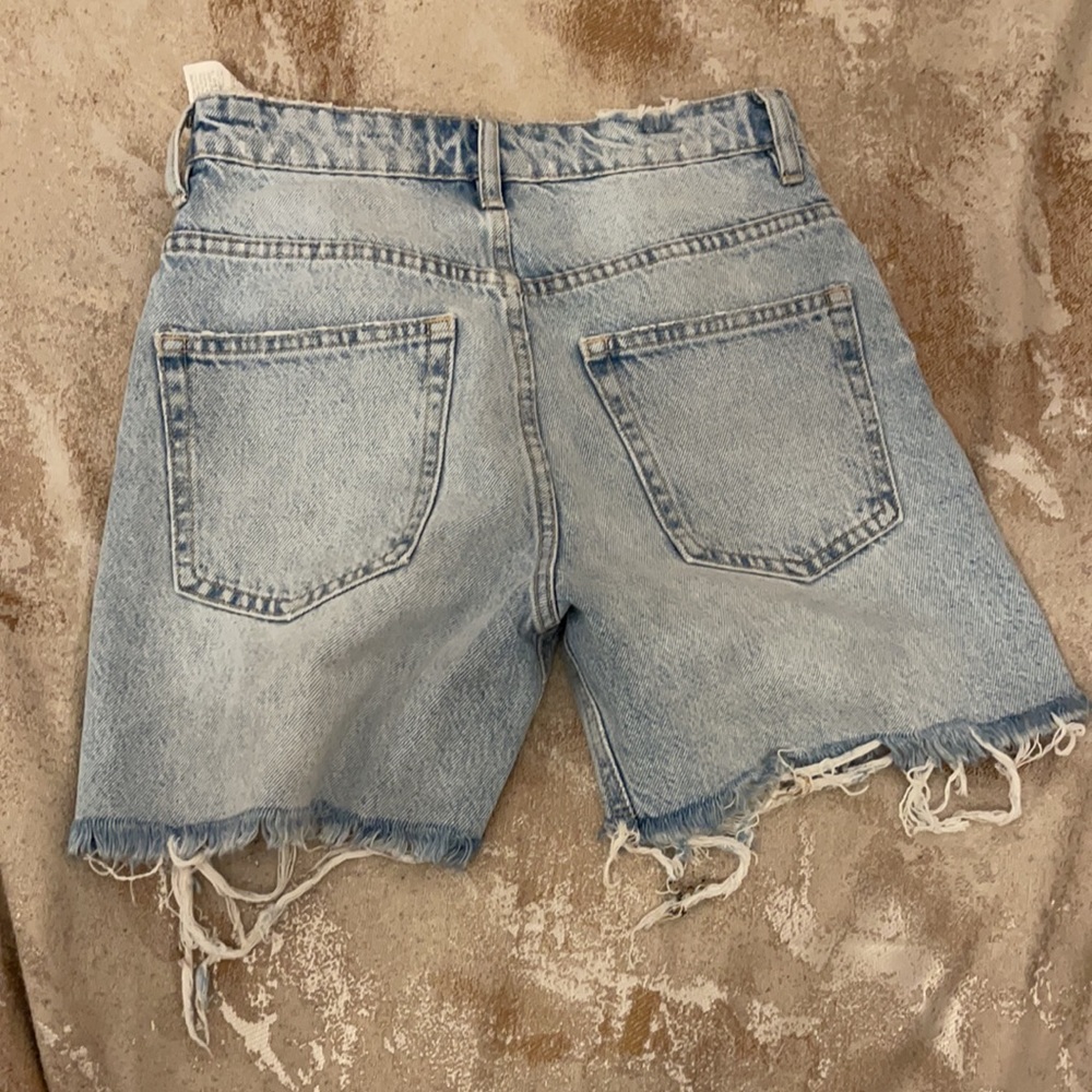 Zara Relaxed Ripped Mid Rise Shorts - Picture 3 of 4